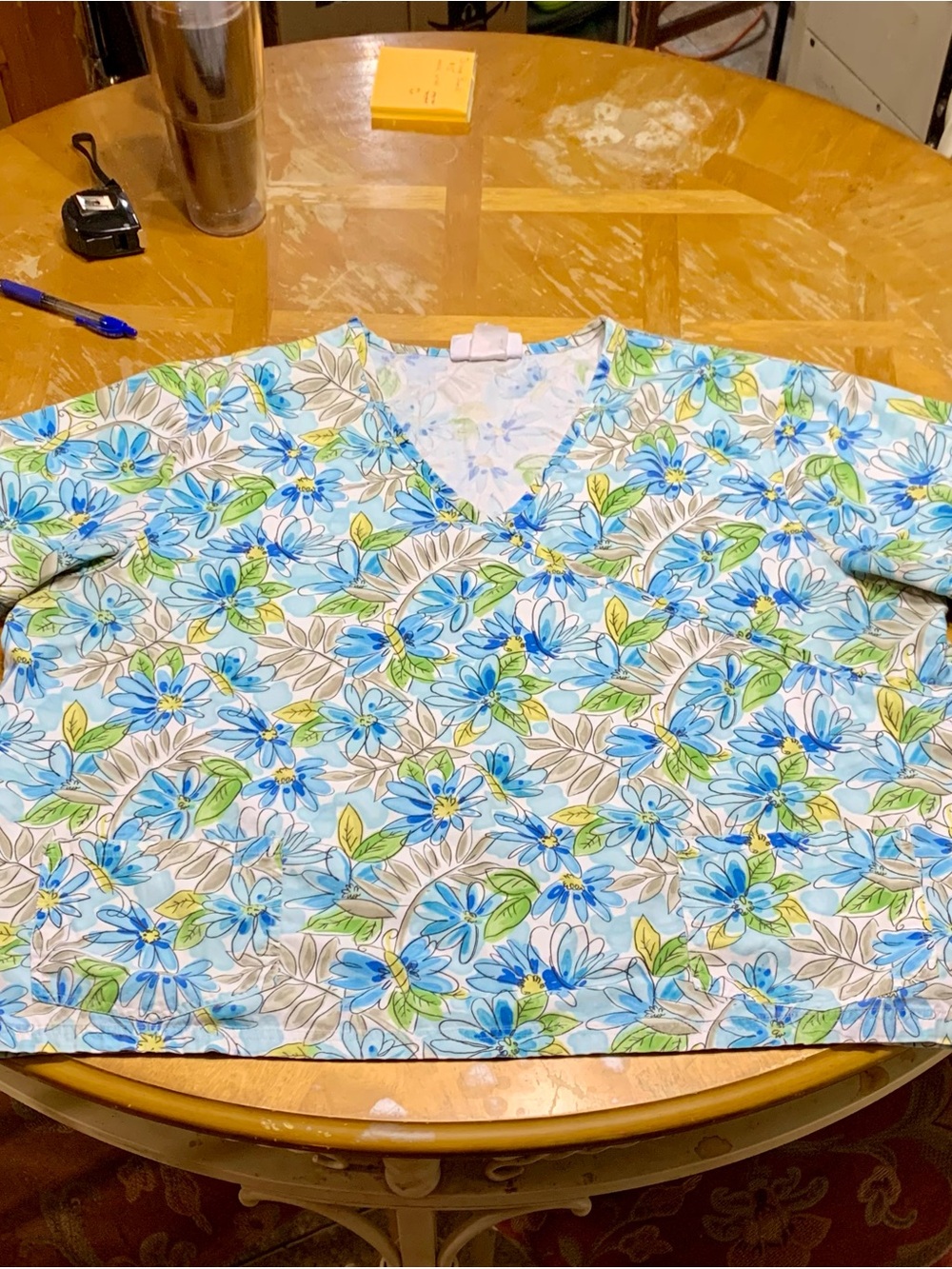 Stars of Best Medical V-Neck Blue Flower Scrub Top - Size 2X